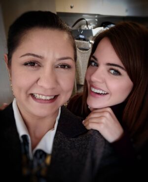 Şirin Öten Instagram - Maşallah gelin Hanımıma ❤️#BirZamanlarÇukurva #Naciye #atv #diziler #timsandb  #şirinöten #züleyha #hilalaltınbilek