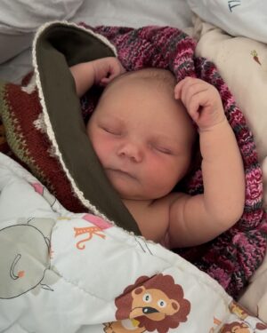 Sisse Marie Instagram - And suddenly, nothing else matters… 

We welcomed Thora Mai to the world 🌎 on June 8 at 4:48am. Our little Viking girl took her time, arriving 20 days past due. Though nothing went as planned and I have more battle scars than expected, we are all happy and healthy now.

Her battle weight was 4595g (10 lbs 2 oz) and 57cm (22.4 inches). Don’t tell me plant-based babies are small ever again! 😅

Thank you 🙏 for all the DMs. I had to leave my phone and focus on my little family (so crazy I can say that now). Grateful and in the flow. Now, it’s time to recover and rest.

#babygirl #newborn #birth #newmama #newparents