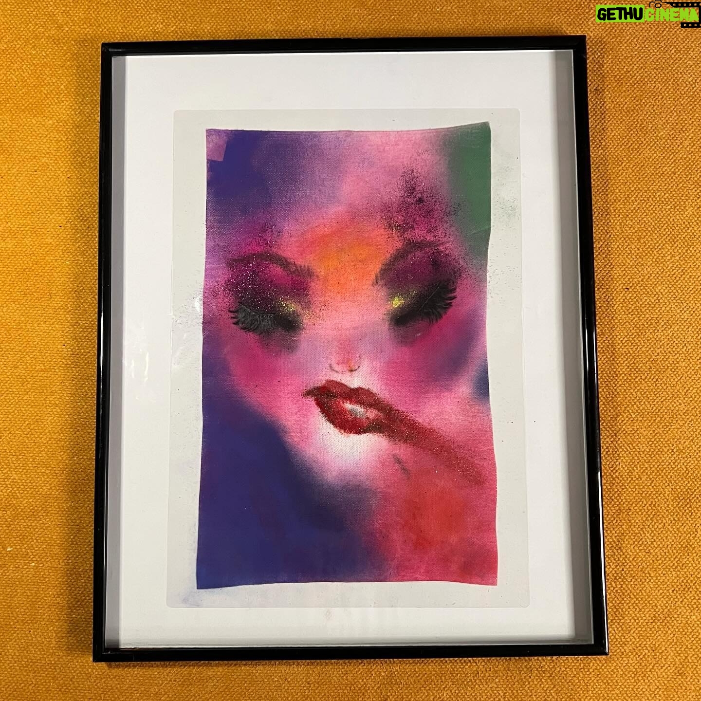 Sister Sister - 3 Likes - Another one thank you. XL Arts Wipes now available in the shop (link in bio)
#art #artswipes #dragrace #makeup #makeupwipes #sistersister