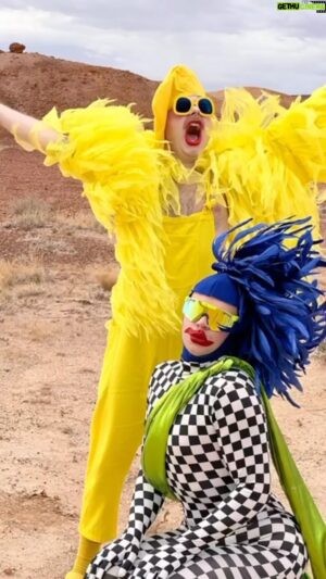Sister Sister Instagram - Had so much fun playing supermodels on Mars with travel wife @ginnylemon69 @daleljfox and @nobletoursaustralia 👠🏜️ 

#australia #breakaways #cooberpedy #travel #dragrace #mars #priscillaqueenofthedesert

Travel #sponsored by @australia