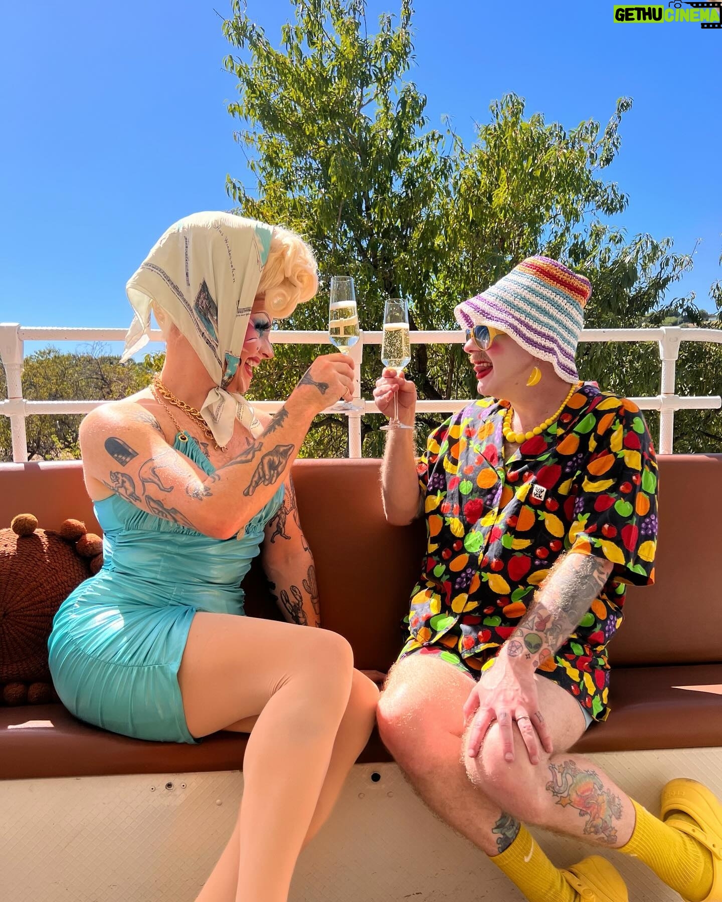 Sister Sister - 2.1K Likes - Personally I donāt touch the stuff but it doesnāt mean I canāt get squiffy ā°ć°ļø ā°
#dragrace #downunder #downtherabbithole #winetasting #sober #australia
Travel #sponsored by @australia