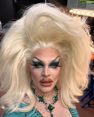 Sister Sister Instagram - April chill 

#dragrace #april #stuff
