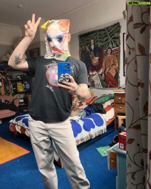 Sister Sister Instagram - Hello! Just popping on to say there’s lots happening at the moment. I’m giving a talk on life as a queer artist with the @museumofliverpool next weekend which I’m very excited about. Afterwards I’ll be in London so come say hello! Then in March the universe is sending me to Australia for an exciting project I’ll announce more soon. In the meantime the shop is open, my merch is available worldwide, Bambino says hi. Ceasefire now. Fuck the Tories. I love you if you’re queer or queer adjacent 👋🏻 🫶🏻 bye

#dragraceuk #dragrace #sistersister #artswipes