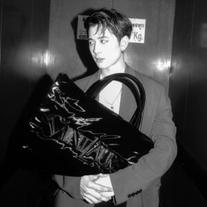 Sivakorn Adulsuttikul Instagram - ⚫️▪️◼️◾️⬛️♣️

@ysl