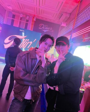 Siwaj Sawatmaneekul Instagram - Nice moment party, Glade to see you all. 🔥 #FallinEPlisteningparty