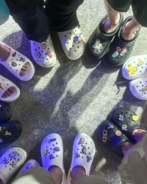 Siwaj Sawatmaneekul Instagram - ฉ่ำ ~💦 #crocs #crocsth