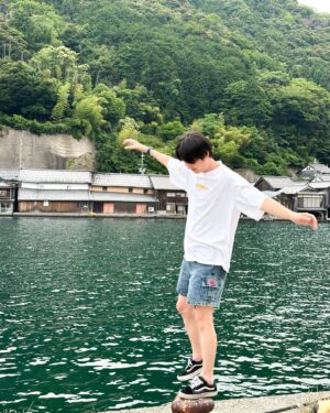 Siwaj Sawatmaneekul Instagram - ine ~ 🌊 #aloneww
