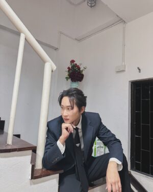 Siwaj Sawatmaneekul Instagram - 👔🧳 #aloneww