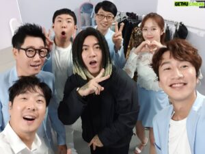 Skull Instagram - Wa gwan Vietnam !!
its ur man Skull ~~
thanx for letting me be here 
and it was  GREAT to meet u guyz  in Saigon!
I had a blast! 🤙🏾🤙🏾🤙🏾🤙🏾
.
you guyz were AWESOME tonight!!
i cant thank you enough
hope to see u guyz soon again ~~😍😍😍
bless up !!! .
Big up  Running Man and all the fans who tun up di vybz!!!
ㅡㅡㅡㅡㅡㅡㅡㅡㅡㅡㅡㅡㅡㅡㅡㅡㅡㅡㅡㅡㅡㅡ
Sài Gòn!!! Việt Nam!!!
Các bạn quá tuyệt vời!!!
Thật vinh dự được có mặt ở đây, gặp gỡ và giao lưu cùng các bạn! Cảm ơn rất nhiều vì đã chào đón Skull tối nay!
Skull rất mong được gặp lại các bạn sớm.
Giữ gìn sức khoẻ cho lần sau! 😉😁
.
ㅡㅡㅡㅡㅡㅡㅡㅡㅡㅡㅡㅡㅡㅡㅡㅡㅡㅡㅡㅡㅡㅡ
요요요!! 마이 코리아 한국 빼밀리!!
추운데 잘 지내고 있는거지?!!
요즘 너무 조용했지? 🤣🤣🤣
그렇다고 킹 옵 코리아 레게 레게!! 잊은건 아니겠지?? ㅎㅎㅎ
열작중이니!!! 곧!! 좋은 소식들로 만나자고!!
항상 건강챙기고 !!
Skull !! RGP!! Sajah!! 가즈아!!