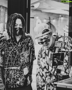 Skull Instagram - 지금은 ALBUM MODE ❤️💛💚
Give thanx for life!
항상 감사!