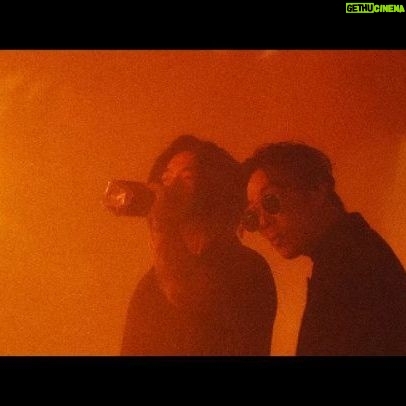 Skull - 4.1K Likes - 멋진 reggae and reggaeton 음악을 가지고 온 유권이 @uk_0530 를 격하게 환영합니다!!🤙🏾🤙🏾🤙🏾
.
개인적으로 지난 십년 간 이런 아티스트들이 많이 많이 나오길 기대했는데 이번에 유권이가 가뭄의 단비처럼 갈증을 확 풀어주네요!
.
꾸준히 묵묵히 열심히 레게를 연구하고 작업하고 사랑하는 모습을 옆에서 보다보니 유권이가 레게음악을 계속 해줬음 좋겠다라는 생각이 마구 들었습니다~~
결국!! 노래도!! (뮤비도 완전 내 취향🤣🤣)
너무 멋지게 나왔네요!!👍👍👍
.
스컬이가 감히 강추합니다!!
저희 레강평이 @quanhaha79 참여한 FUEGO와 더불어 쿤타와 @koonta1234 같이 한 rise up도 꼭!!!
마이 패밀리!!! 꼭 들어봐주세요!! 🙏🙏🙏
밥이라도 살께요!!!
(진짜 올해 가기전 밥벙개 함 할까? ㅎㅎ)
글수정!! 누구때문에 !! 밥벙개 진짜 해야겠다!!🤔🤔🤔
지금 바로 듣고 감상평 남겨줘!!
확인한닷!!!😎😎😎😎
.
big up!! 솔로 유권이!! 블락비 !! 레게뮤직 !!
nuff nuff respect!!!!
.
ps 프로듀싱부터 진행까지 엠타PD @mtyson1122 넘 고생해쓰! hustle!! #블락비 #유권 #UKWON #BLOCKB #레게 #reggae #reggaeton #레강평 #레게강같은평화 #RGP #스컬 #하하 #KOONTA #쿤타 #RISE_UP #FUEGO