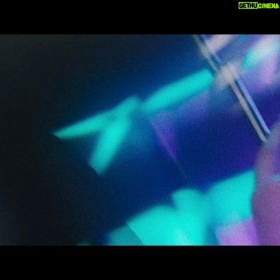 Skull - 4.1K Likes - 멋진 reggae and reggaeton 음악을 가지고 온 유권이 @uk_0530 를 격하게 환영합니다!!🤙🏾🤙🏾🤙🏾
.
개인적으로 지난 십년 간 이런 아티스트들이 많이 많이 나오길 기대했는데 이번에 유권이가 가뭄의 단비처럼 갈증을 확 풀어주네요!
.
꾸준히 묵묵히 열심히 레게를 연구하고 작업하고 사랑하는 모습을 옆에서 보다보니 유권이가 레게음악을 계속 해줬음 좋겠다라는 생각이 마구 들었습니다~~
결국!! 노래도!! (뮤비도 완전 내 취향🤣🤣)
너무 멋지게 나왔네요!!👍👍👍
.
스컬이가 감히 강추합니다!!
저희 레강평이 @quanhaha79 참여한 FUEGO와 더불어 쿤타와 @koonta1234 같이 한 rise up도 꼭!!!
마이 패밀리!!! 꼭 들어봐주세요!! 🙏🙏🙏
밥이라도 살께요!!!
(진짜 올해 가기전 밥벙개 함 할까? ㅎㅎ)
글수정!! 누구때문에 !! 밥벙개 진짜 해야겠다!!🤔🤔🤔
지금 바로 듣고 감상평 남겨줘!!
확인한닷!!!😎😎😎😎
.
big up!! 솔로 유권이!! 블락비 !! 레게뮤직 !!
nuff nuff respect!!!!
.
ps 프로듀싱부터 진행까지 엠타PD @mtyson1122 넘 고생해쓰! hustle!! #블락비 #유권 #UKWON #BLOCKB #레게 #reggae #reggaeton #레강평 #레게강같은평화 #RGP #스컬 #하하 #KOONTA #쿤타 #RISE_UP #FUEGO