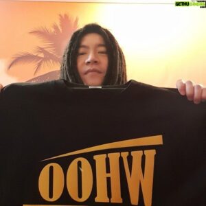 Skull Instagram - #레게릴라이벤트 당첨자 발표!!
@thejun 
@rangmarley_93 
@hitchhiker1230 
@kkkkdohee89 
@smoothiee_21
@officialchoishiam 
@1percent_jang 
@jahti420 
@endand_357 
@jae_gun_1 

다들 축하드리구요!!!
@songsouly 로부터  DM으로 연락가면 주소 가르쳐 주시면 됩니닷~~티셔츠 이쁘게 입으시길!!!
.
이번에 레게릴라 이벤트는 내가 글을 잘 못 썼는지;;
많은 사람들이 모르고 지나친 것 같은데
(앨범 발매랑 섞어써서  그런가 하핫)
약속은 약속이니!!^^

다들 건강 관리 잘 하고 또 갑자기 이벤트 할꺼야!
그땐 글 잘 써볼께 🤣🤣🤣🤣
자주 보자구!! 야만!!!

av a blessed day !!!!

ps.티셔츠 판매 많은 분들이 물어보시는데 레게릴라 이벤트 하려고 몇장만 만든거여서 😍😍