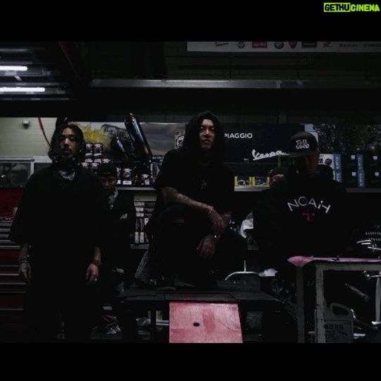 Skull - 3.3K Likes - 2021 첫 번째 앨범!! 'WHOO' 나왔습니닷!!! 야만!!!
열심히 즐겁게 만들었으니 많이많이 즐겨주시구요!!!
'WHOO' 앨범 발매 기념 !! '레게릴라' 이벤트도 갑니닷!! 야만야만!!
방법은..각자 사용하는 음원 싸이트에 가서
'WHOO' 앨범을 쭉 감상하고
좋아요와 댓글을 남긴 후!!
이 게시물에 다시 와서 젤 좋게 들은 곡 제목과 이유를 남겨주세요!! 쉽죠??!!😍😍😍
다 읽어보고 제 맘대로 열 분!! 어쩌면 그 이상!!
'WHOO' 티셔츠 보내드릴께요!!!😈😈😈
지금부터 딱 7일동안~~!! good to go!!!!
다들 얼굴 못 본지 너무 오래 됬지만 항상 건강하고 즐거운 일들만 가득하길 바라고 항상 고마워!!
(인스타,유투브에서라도 자주보자규!!)
I miss all of y'all!!
blessup boom!!!
ps.2021 이제 시작!! 잼있는거 많이 준비해놨음!! WHOO~~~