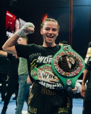 Skye Nicolson Instagram - #AndNew 

@skyebnic is the WBC featherweight champion of the world after defeating Sarah Mahfoud by unanimous decision, advancing her record to 10-0, 1 KO. 

#TeamEverlast