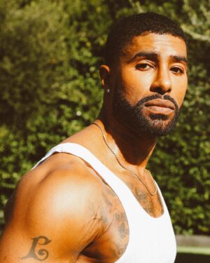 Skyh Alvester Black Instagram - To my God & my Lord and Savior Jesus Christ I’m so thankful & grateful….to my wife my ❤️ my 🌎 I’ve never been so happy in my entire life…to my supporters, fans, people who take their time out to watch our shows, movies,  and support my wife and I & our endeavors …Yall of one of the best gifts from God I could’ve ever received. ❤️ I wasn’t gonna write a long caption, but sitting here this morning February 16, 2024 reflecting (and smoking 🌳💨😝😁)….my heart is so full. Full of gratitude, love, hunger….and most importantly full of absolutely no regrets. Thank you my God for allowing me to see another birthday & having the privilege of another year around the sun. 🙏🏽🖤🍾 #AQUARIUSGANG rise up!

📷: @exquisite_eye 
Executive Photo Producer: @kjsmithofficial 
Creative direction: @skyhblack @kjsmithofficial 
Wardrobe styling: @kjsmithofficial 
Jewelry: @rolex gifted by @kjsmithofficial 😎😏