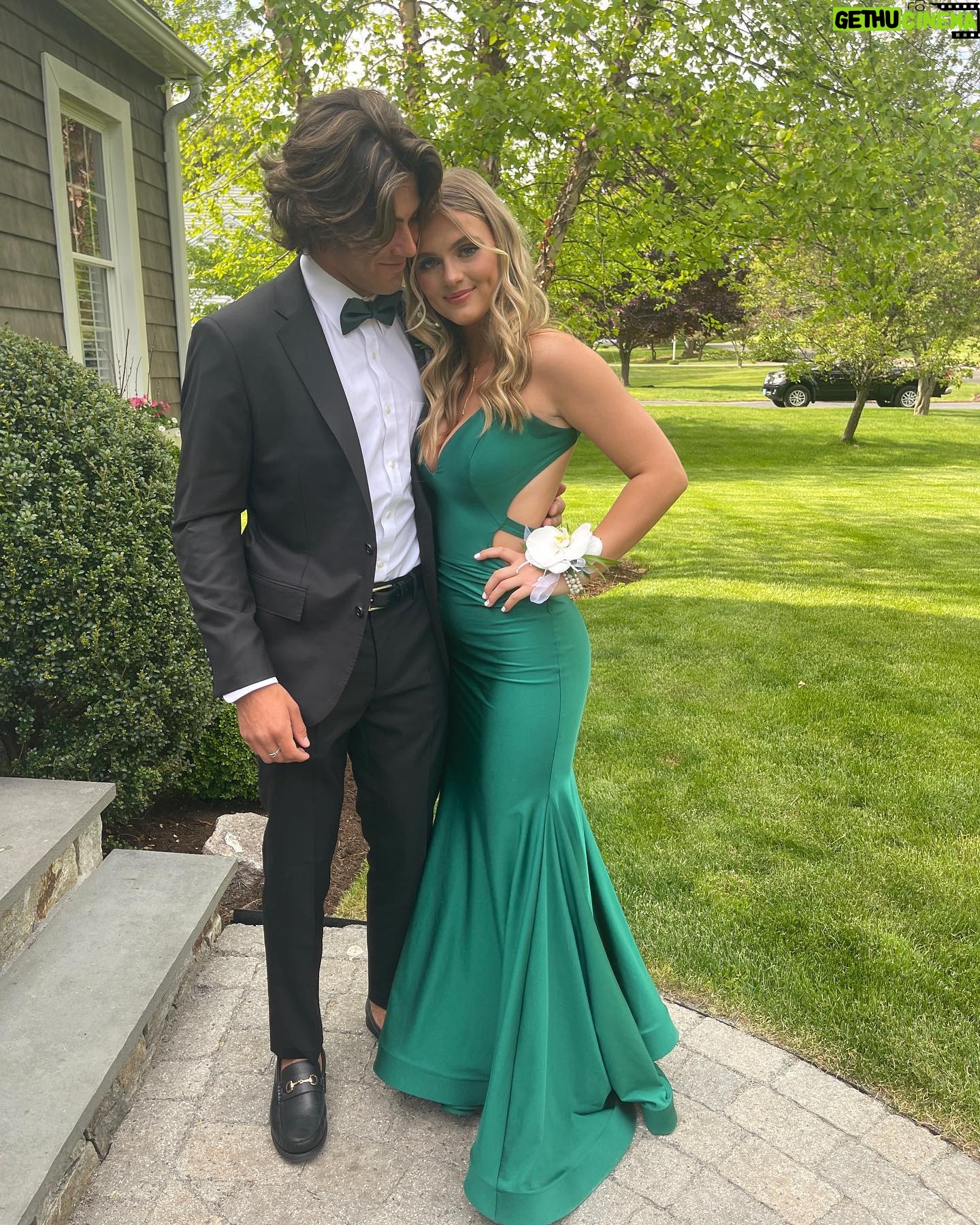 Skylar Dunn - 2.1K Likes - Prom 🪩
