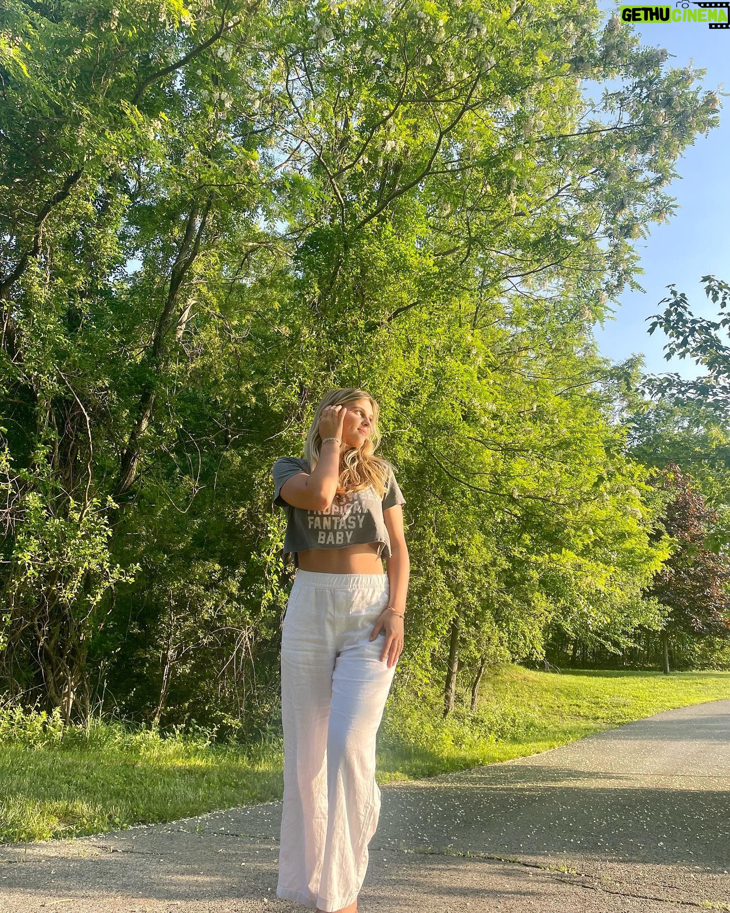 Skylar Dunn - 1K Likes - It’s officially summer in my mind :)