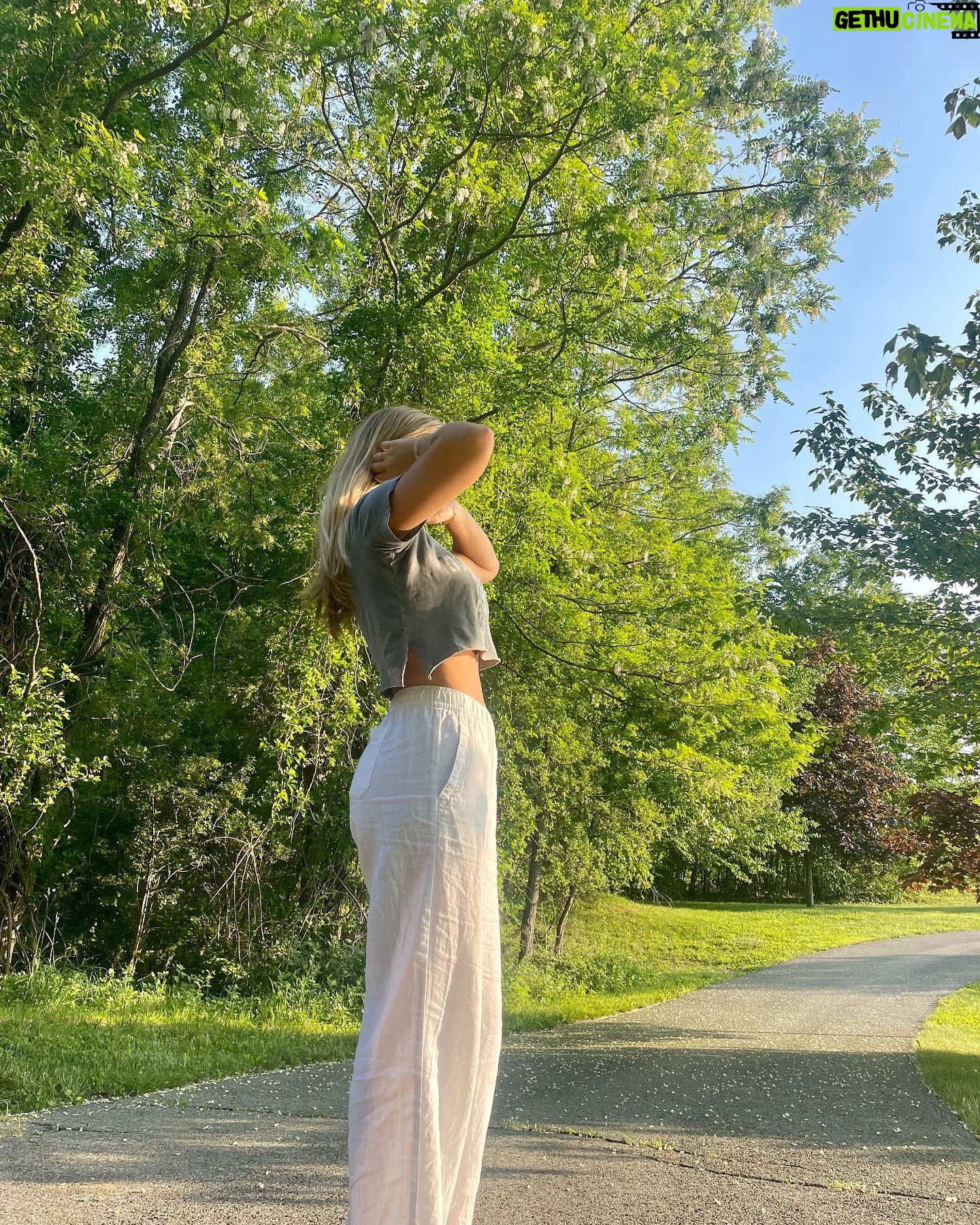 Skylar Dunn - 1K Likes - It’s officially summer in my mind :)