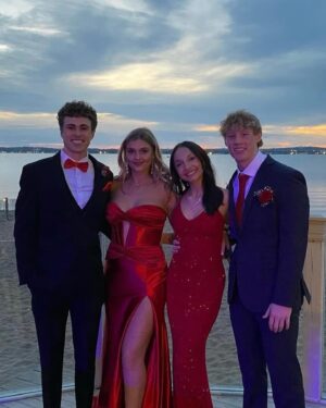 Skylar Dunn Instagram - my people 💋