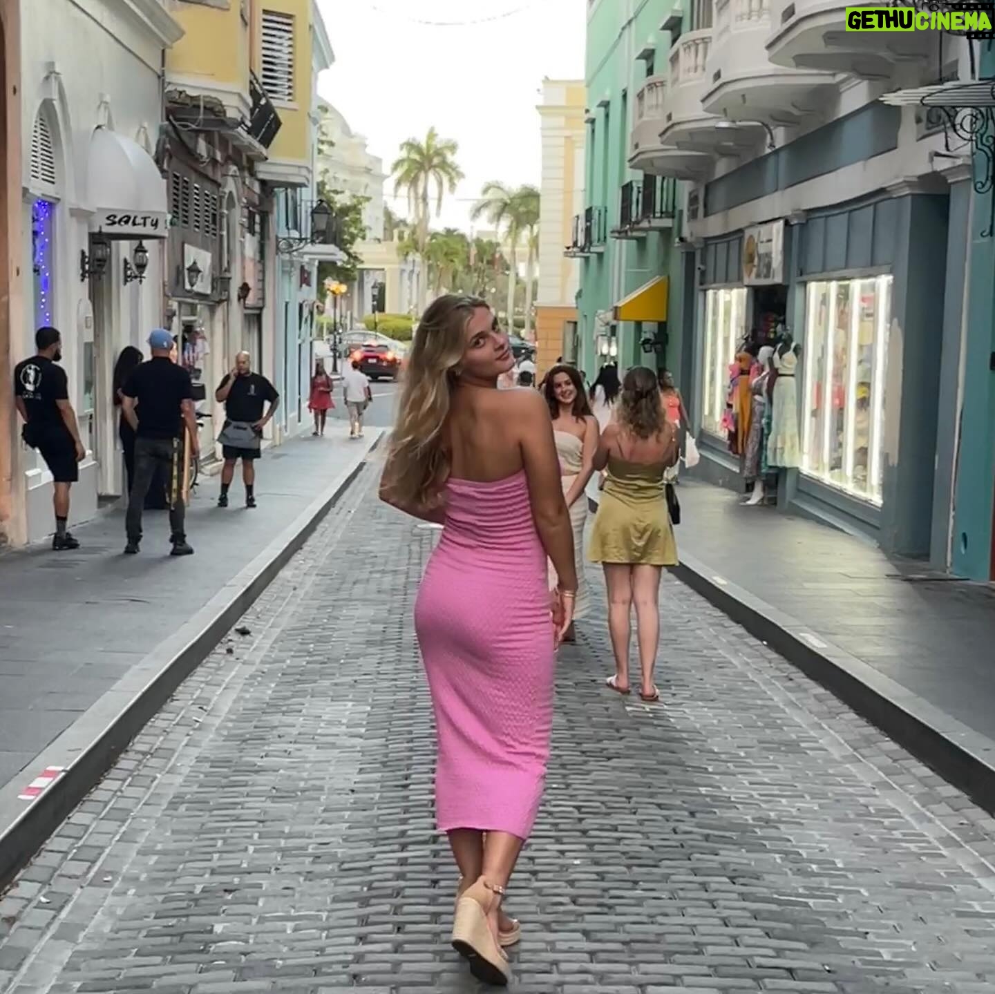 Skylar Dunn - 1.2K Likes - Quick lil trip 🇵🇷