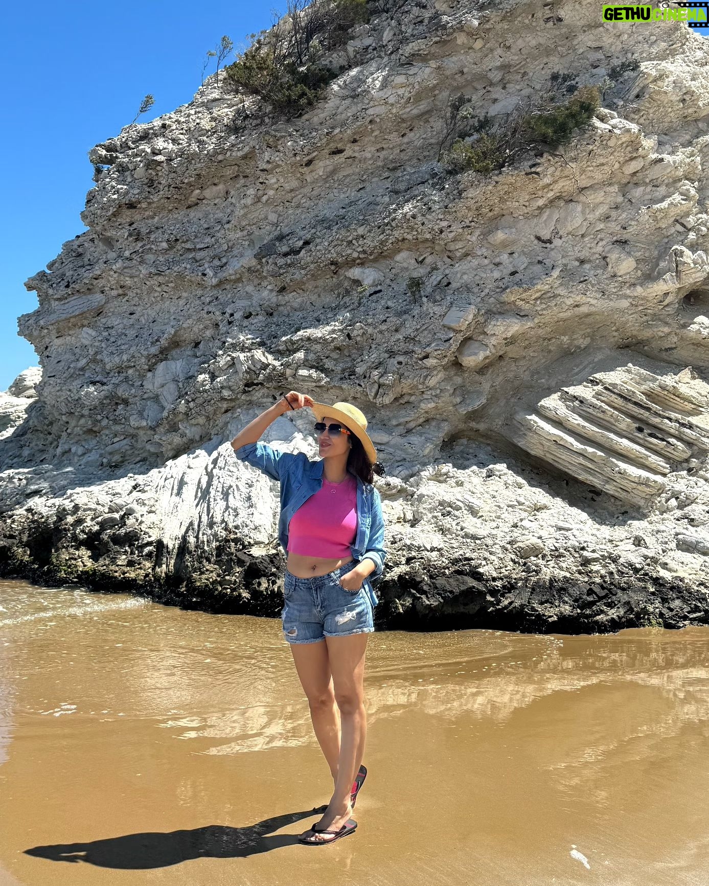 Smita Gondkar - 8K Likes - Travel far enough, where u meet yourself ššš§³
.
.
.
#smitagondkar #smittens #happyday #happyme #selflove #bluesky #beachvibes #trending #instagram #sunnyday #travel
