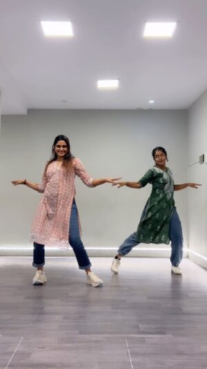 Smruthi Mohankumar Instagram - Jhumka X Thumka 

📍@viscositydance

Edit @djmattzmusic
