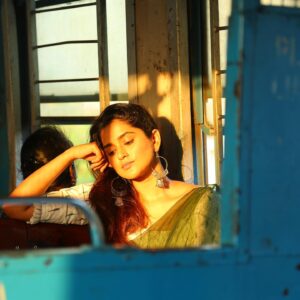 Smruthi Mohankumar Instagram - Kaatru Veilyidai 
Shot by @padambyveni 
Styled by @indu_ig 
Blouse from @ruffle_trends
