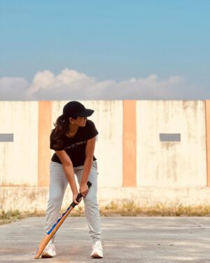 Smruthi Mohankumar Instagram - IPL szn 💛
The hype is real 🔥
Thank you @jincygeorge_15