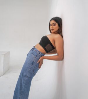 Smruthi Mohankumar Instagram - Paper straws 2secs into the drink ^^

Shot by @nuraphotographyofficial 
Styled by @indu_ig