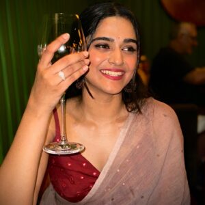 Smruthi Mohankumar Instagram - Toasting to a year filled with joy, laughter and all wonderful things🍷✨

27.05.2024
