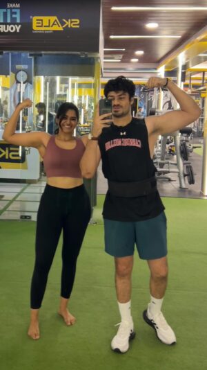 Smruthi Mohankumar Instagram - NRIpesh and I agree on gym date supremacy