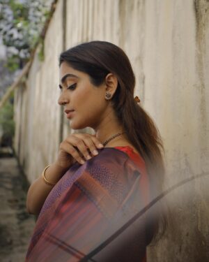 Smruthi Mohankumar Instagram - Portraits with @thatmadraskaran wearing @vastara_thelabel