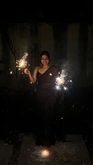 Smruthi Mohankumar Instagram - Diwali draft! 🧨