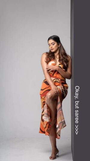 Smruthi Mohankumar Instagram - Hopping on the trend 🚶‍♀️