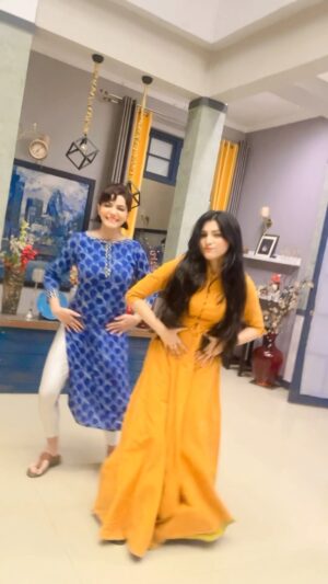 Sneha Deb Instagram - Love for SRK ……. ❤️❤️❤️
 🎥 @prarabdhisingha_official my bachhu 

#reelsinstagram #reels #reelitfeelit #reelkarofeelkaro #instagood #instagram #instalike #love #fun #actor #tollywood #sayantanimullick
