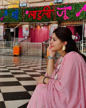 Sneha Wagh Instagram - Learning the true essence of Pure Love!! RADHE RADHE 💝💝
.
.
.
#barsana #vrindavan #radhakrishna #radharani #besttime #SarangeSneha #ssnehawagh