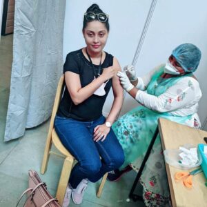 Snigdha Akolkar Instagram - Weekend spent well.  Recieved my #covid_19 #vaccine shot no. 1.
Get vaccinated and contribute your bit in this fight against Corona virus 
.
.
.
.

#covid19 #vaccinationdone✔️ #covidindia #ᴠᴀᴄᴄɪɴᴇssᴀᴠᴇʟɪᴠᴇs #covidvacccine #fightagainstcorona #pandemiclife