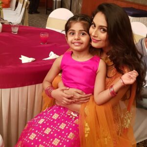 Snigdha Akolkar Instagram - Samaira is such a happy kid Juhi ! She's blessed to have a strong and capable mothers like you, And I know how your world revolves around this tiny bub. More power to you @juhiparmar14 and all #singlemoms , I was also raised by a brave woman and I take pride in it. I'm sure so will Samaira! God Bless , tight hug ☺
