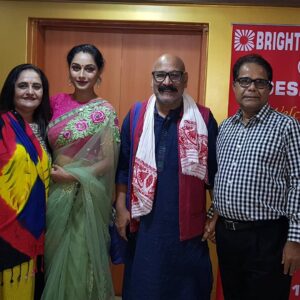 Snigdha Akolkar Instagram - #हिन्दीदिवस के अवसर पर "१४ सितम्बर" का प्रदर्शन। screening of my film on #hindidiwas Yesterday.