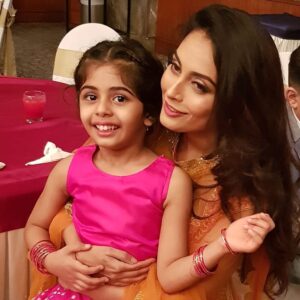 Snigdha Akolkar Instagram - Samaira is such a happy kid Juhi ! She's blessed to have a strong and capable mothers like you, And I know how your world revolves around this tiny bub. More power to you @juhiparmar14 and all #singlemoms , I was also raised by a brave woman and I take pride in it. I'm sure so will Samaira! God Bless , tight hug ☺
