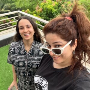 Snower Sania Vasudev Instagram - Same Same but different❤️
Sistra’s forever
