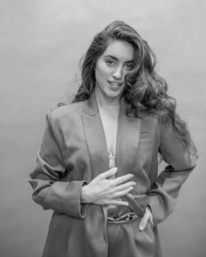 Sofia Barclay Instagram - 🖤@viewtiesmag🖤

thank you to the team of angels who made it a total dream 💭✨
@simonasvantnerova_ 
@kaystyl3s_ 
@ewm_stylist 
@janabaracatt 
@danielaagnello