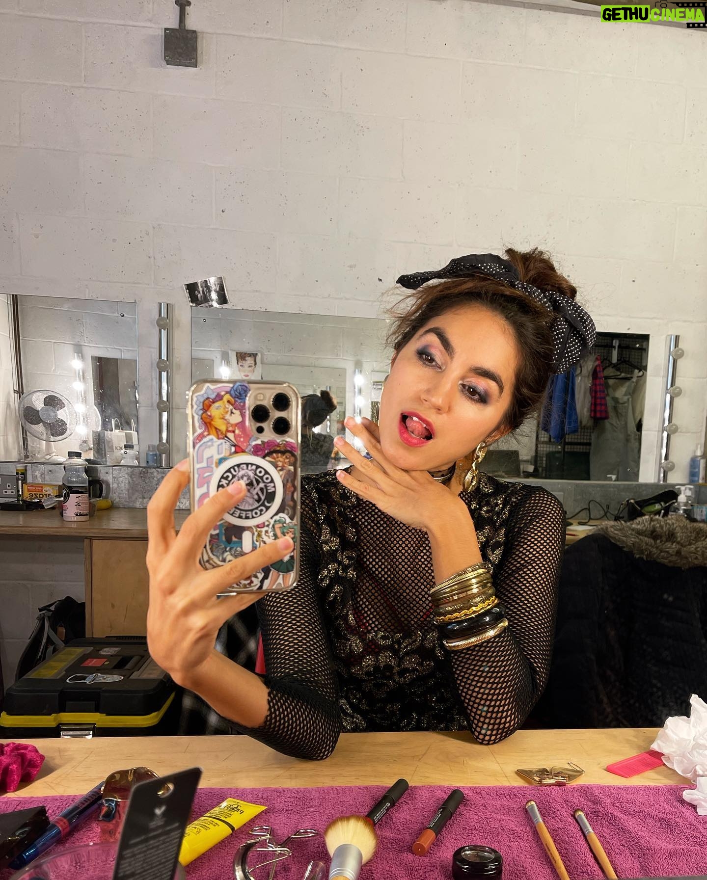 Sofia Barclay - 746 Likes - It’s the final day of the collaboration on Broadway today👑 Thinking of everyone involved. Its always bittersweet putting a show to bed🥹💓Originating Maya was one of the greatest joys of my career so far, I’ve had the honour of sharing her with a bunch of amazing women already- can’t wait to see how far she’ll go!!! 💃🏽💋👊🏽 🌟
Some #bts i didnt share at the time 💕break legs @jeremypope @paulbettany thinking of u @k_kweiarmah @alec1newman @mary.ohanlon1 @annafleischle @oliviafhw @emilyflorencemortimore @xa88na @shereen_maungoo @beccamitchell94