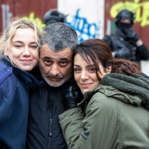 Sofia Essaïdi Instagram - ❤️😍❤️ OVERDOSE de @oliviermarchalofficiel @primevideofr @gaumont_ @albertoammann @assaadbouab @koolshenofficiel @zoemarchal @samsuchiwa @nicolas_cazale @rodnaima @o_barthelemy @philippecorticchiato @adamabathily @nassimlyes #simonabkarian @guyomcolboc @denisrou @antoine_valay @jeanmariemarion