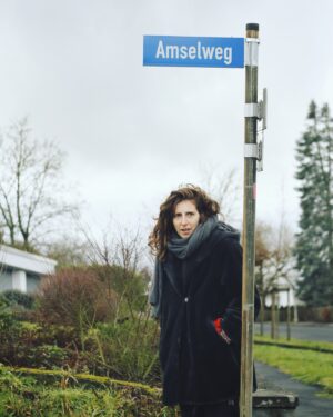 Sofia Kats Instagram - Wenn es kalt wird und man aufgeplustert chiepen muss, damit es wärmer wird. 

Liebe geht raus an alle Amseln!