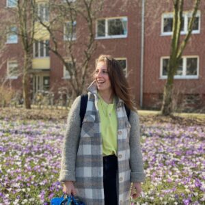Sofia Kats Instagram - Ja ist schon bisschen her. 
Aber Wurst. Frühling war zu kurz dieses Jahr also nochmal Krokusse raus 🌸🌼🌷💐