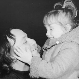 Sofia Nicholson Instagram - 26 de Junho! O teu dia! Celebrar-te-ei sempre meu pai! 
#85 #pai #saudade