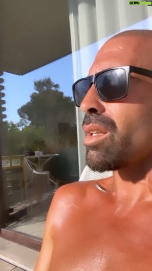Sofiane Tadjine Instagram - Petite chauffe vocale sur du Cabrel … la base 😎