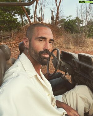 Sofiane Tadjine Instagram - Outfit sauvage… instinct animal by @shop__travel 🦁 #monsieursofiane#clothes#model#brand#menstyle#africa 🔥